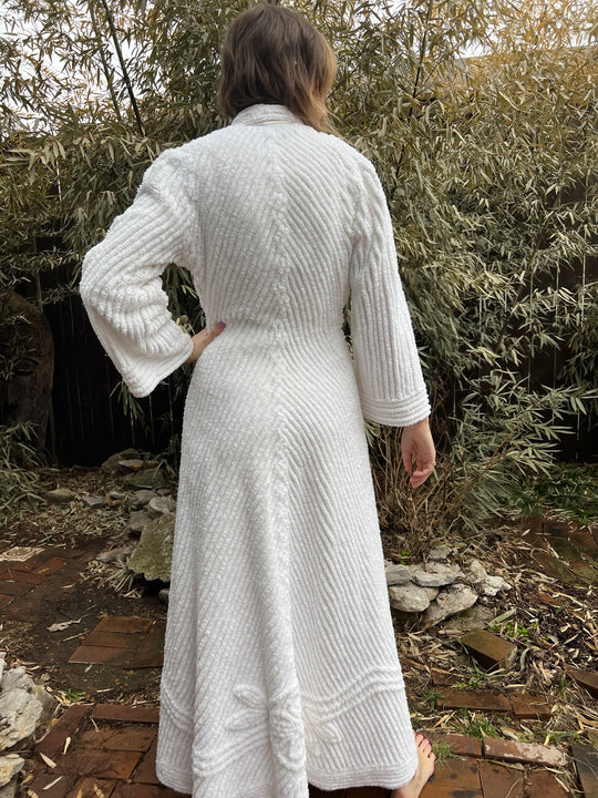 50s White Chenille Robe
