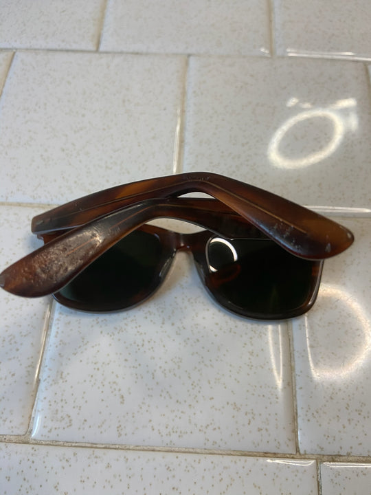 Brown Tortoise Vintage Wayfarer Sunglasses, Ray Ban