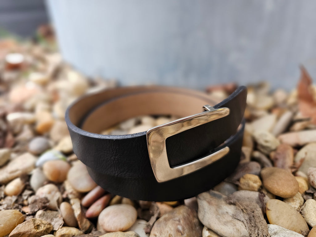 90s Black Leather Belt, Georgio Armani – The Hip Zipper