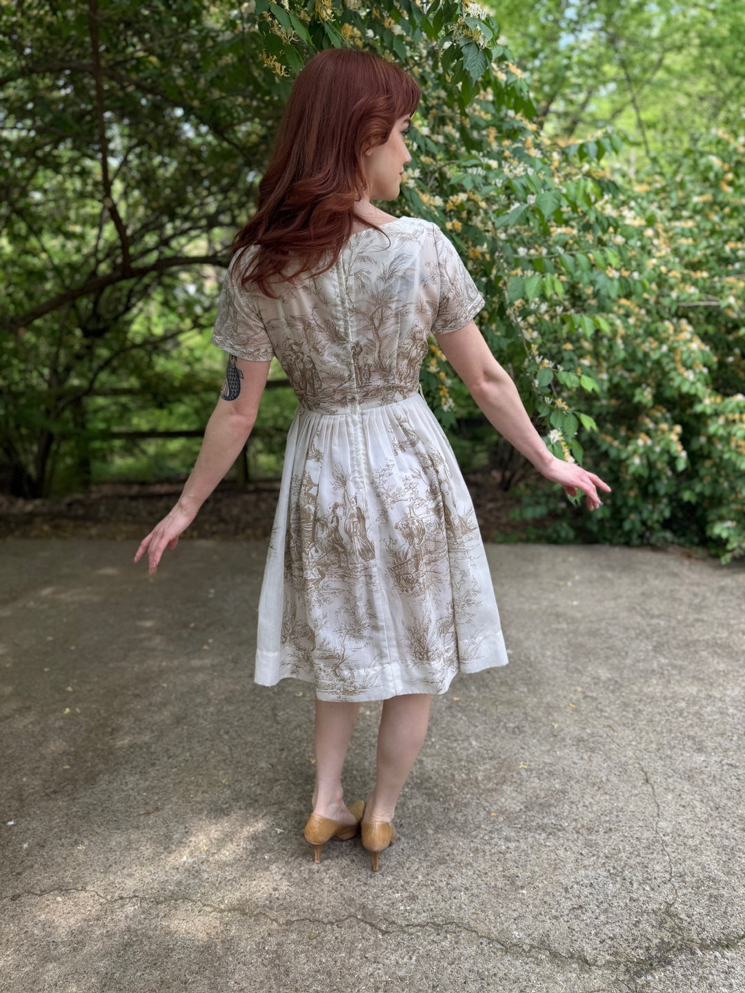 Ladies 50s White Brown Cotton Shirtwaist Dress, Exotic Print Ladies 50s White Brown Cotton Shirtwaist Dress, Exotic Print