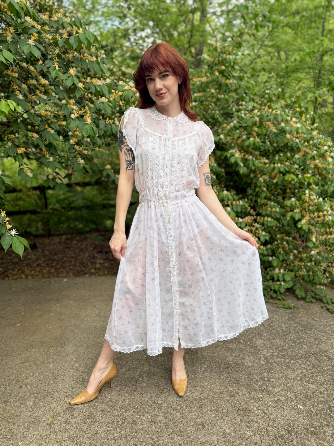 Ladies 70s White Pink Floral Sheer Dress: Gunne Sax The Hip Zipper Nashville Ladies 70s White Pink Floral Sheer Dress: Gunne Sax The Hip Zipper Nashville