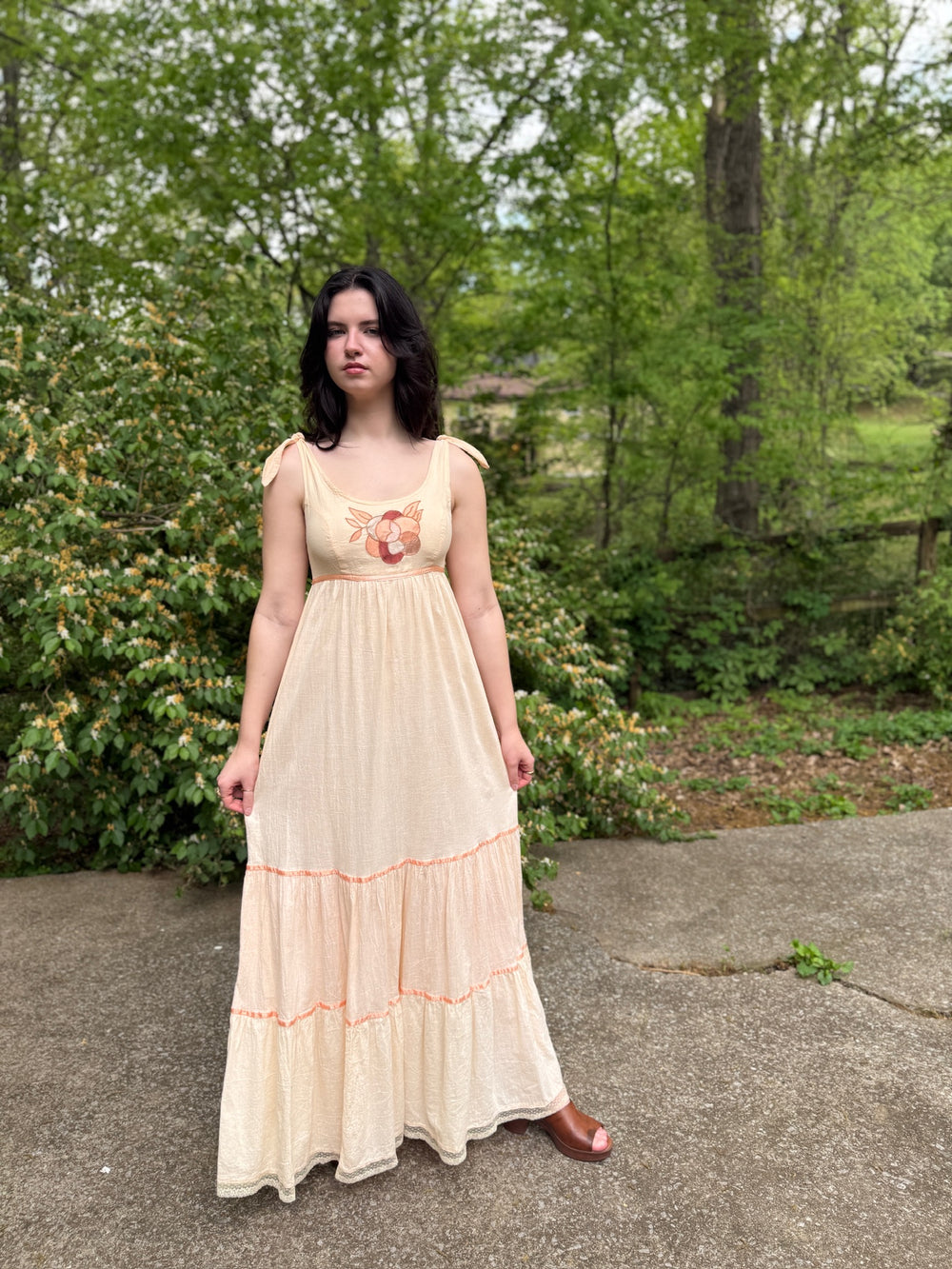 70s Peach Cotton Maxi Dress with Floral Applique, Young Edwardian The Hip Zipper Nashville 70s Peach Cotton Maxi Dress with Floral Applique, Young Edwardian The Hip Zipper Nashville