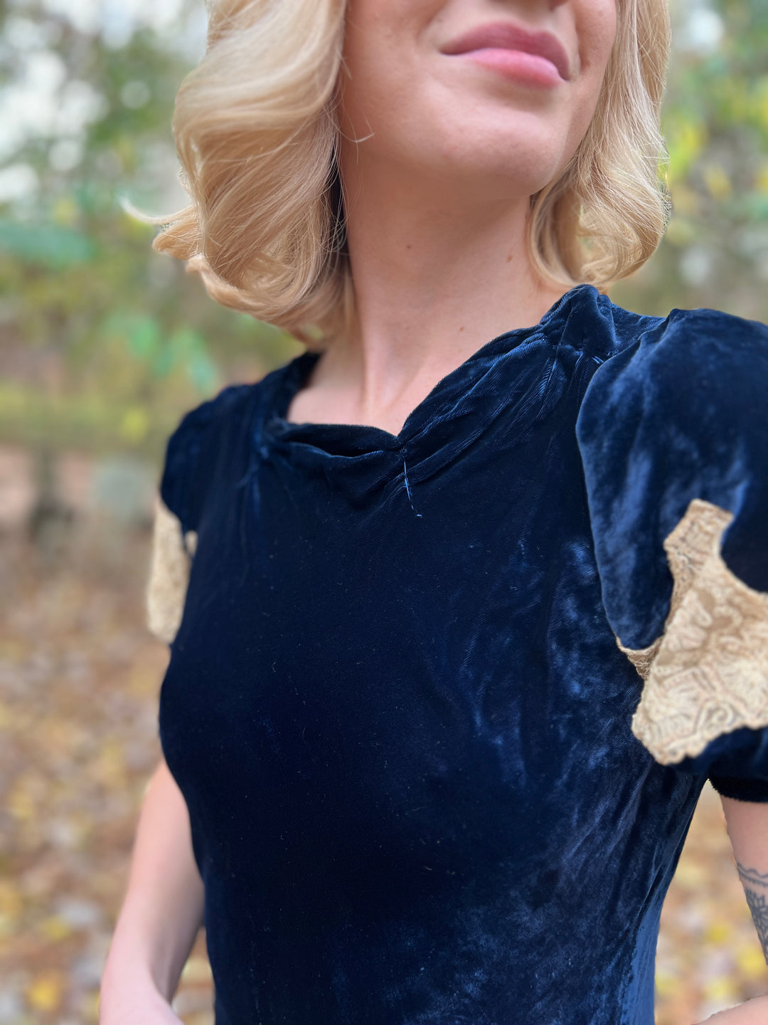 30s Blue Silk Velvet Bias Cut Vintage Dress with Lace The Hip Zipper Nashville 30s Blue Silk Velvet Bias Cut Vintage Dress with Lace The Hip Zipper Nashville