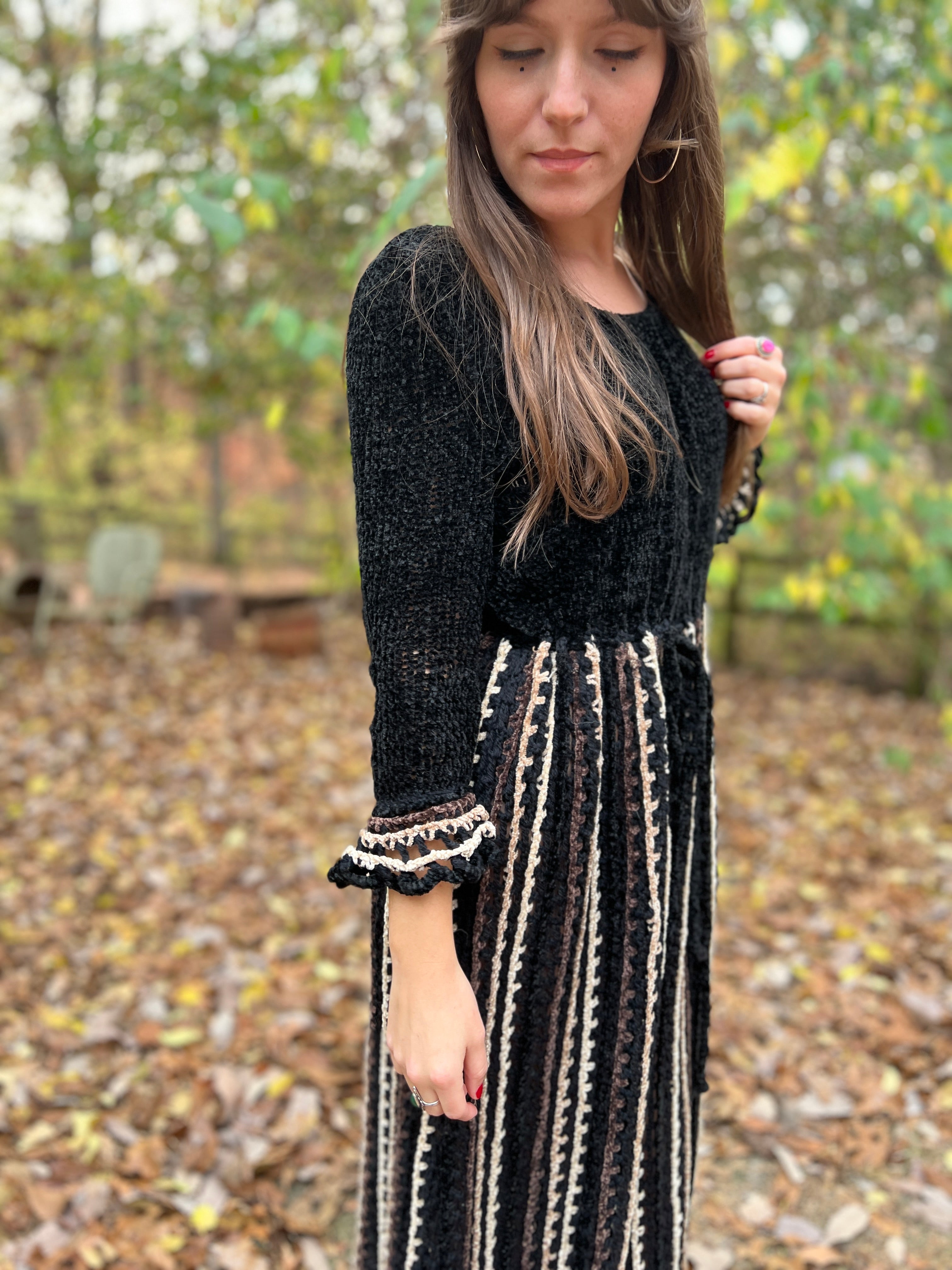 [チーニー] CHEANEY OLD / BLACK 7 70s Brown Black Chenille Crocheted Vintage Maxi Dress – The