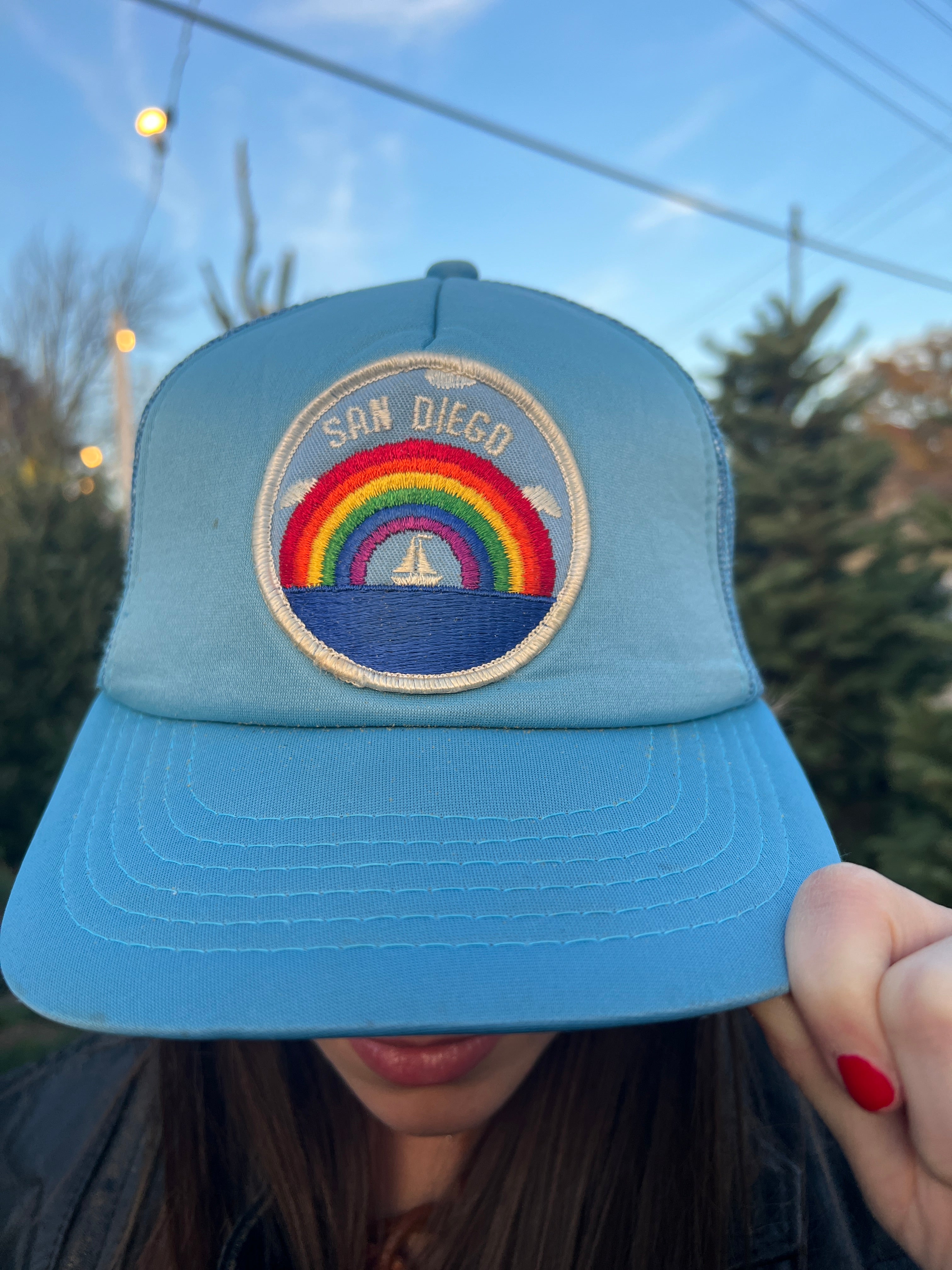 Hat extremely sold TARE trucker cap hat snap back rainbow Tennessee baby blue w mesh