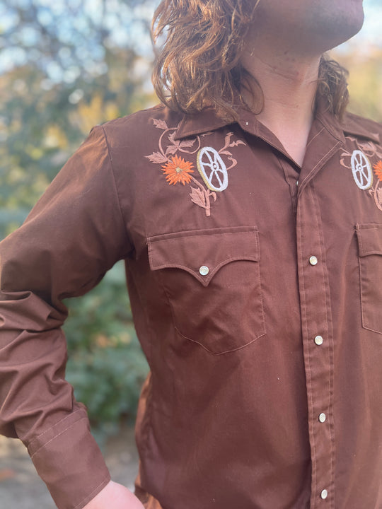 Mens 70s Brown Western Shirt, Wagon Wheel Embroidery