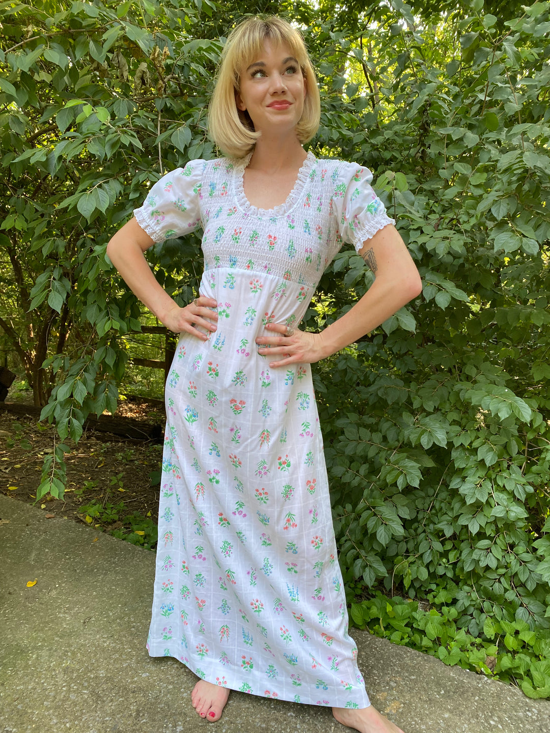 70s Vintage White Floral Prairie Maxi Dress The Hip Zipper Nashville 70s Vintage White Floral Prairie Maxi Dress The Hip Zipper Nashville