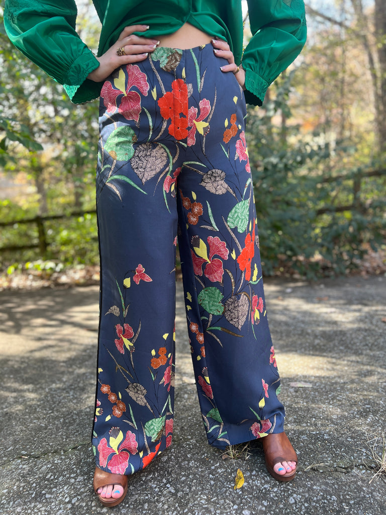 Ladies Vintage Blue Floral Wide Leg Pants – The Hip Zipper Nashville
