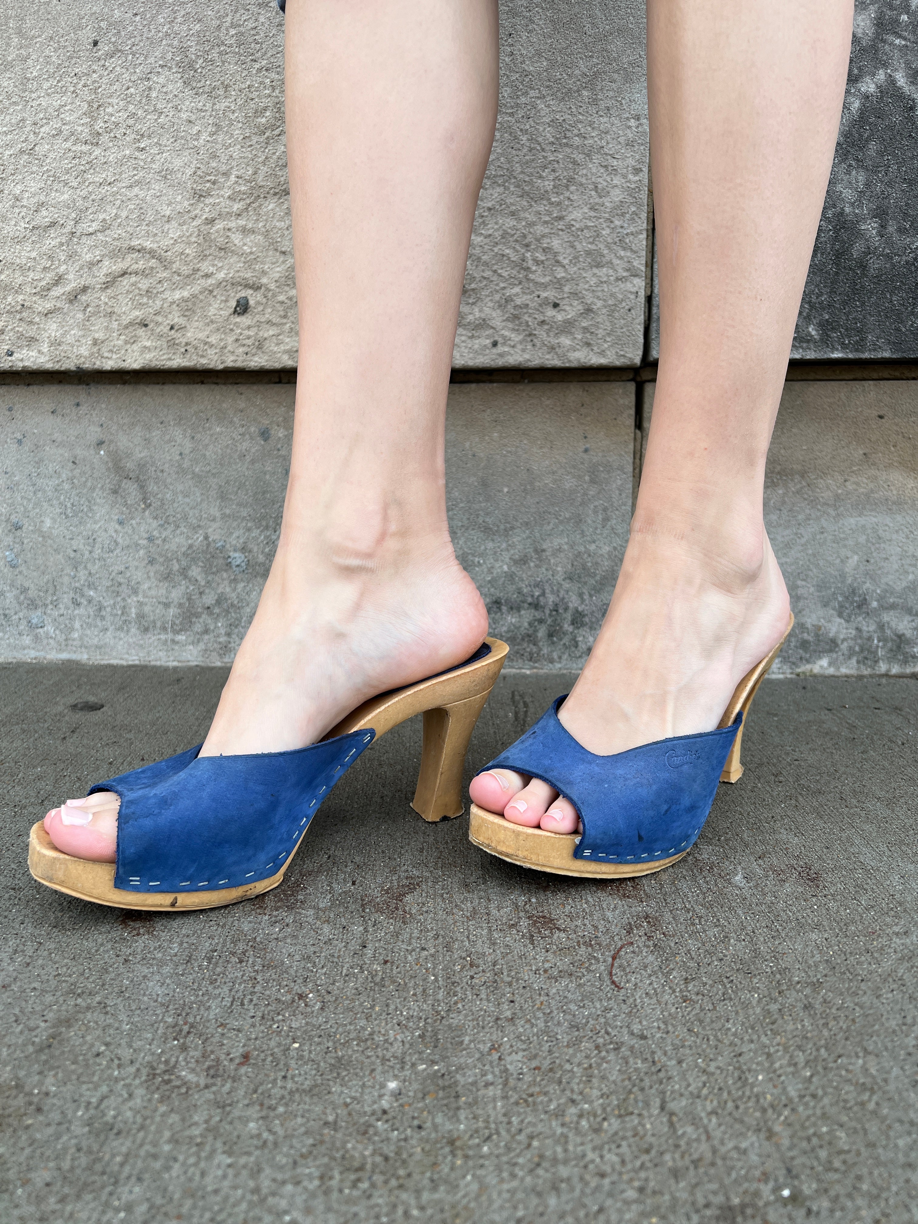 Blue suede 2024 platform shoes