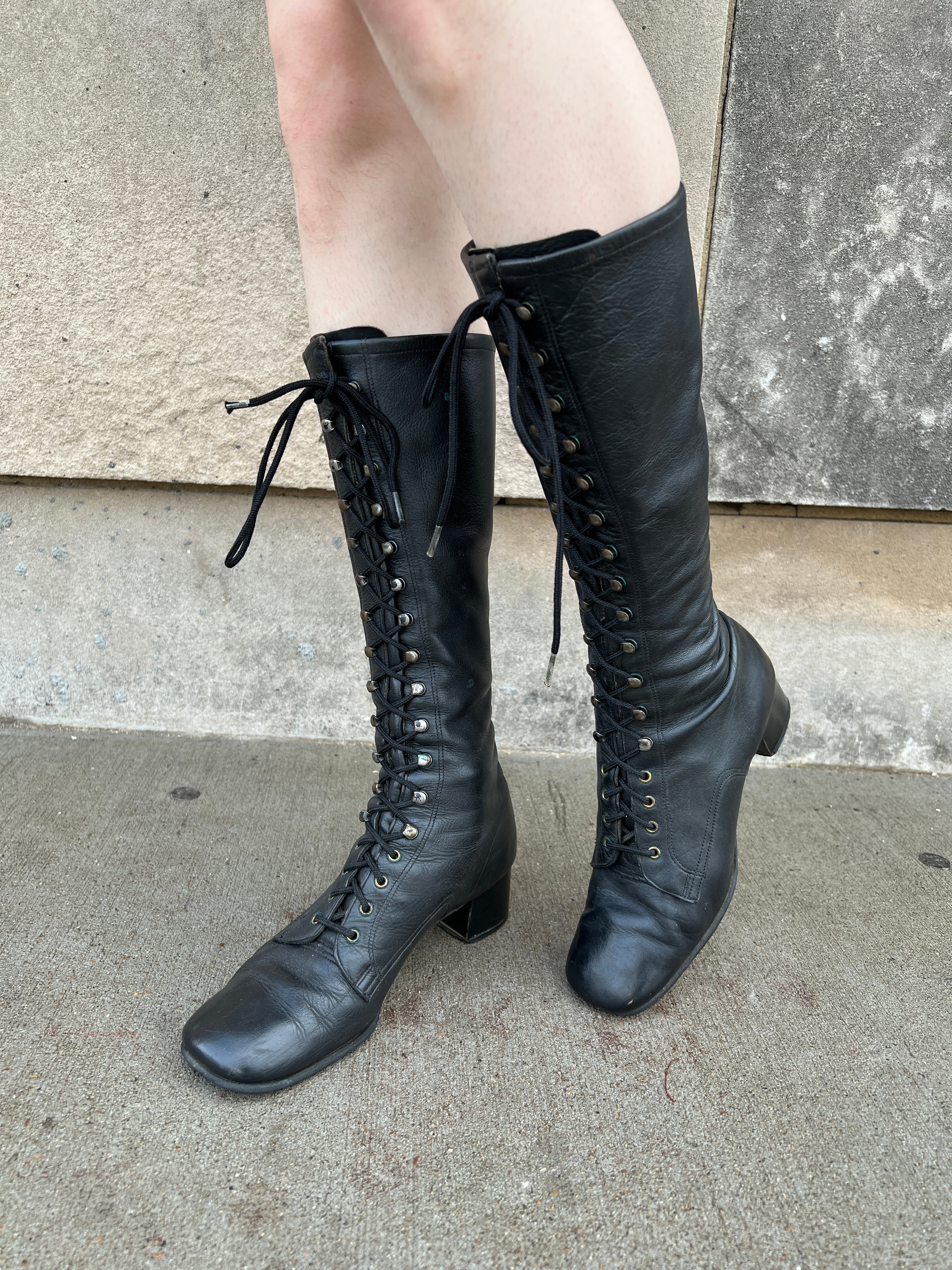 Knee high sale tie up boots